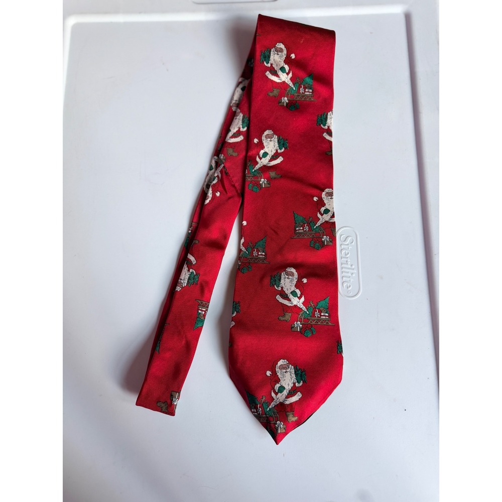 Wembley Necktie Mens OS Red Silk Christmas Santa Sleigh USA‎ Made